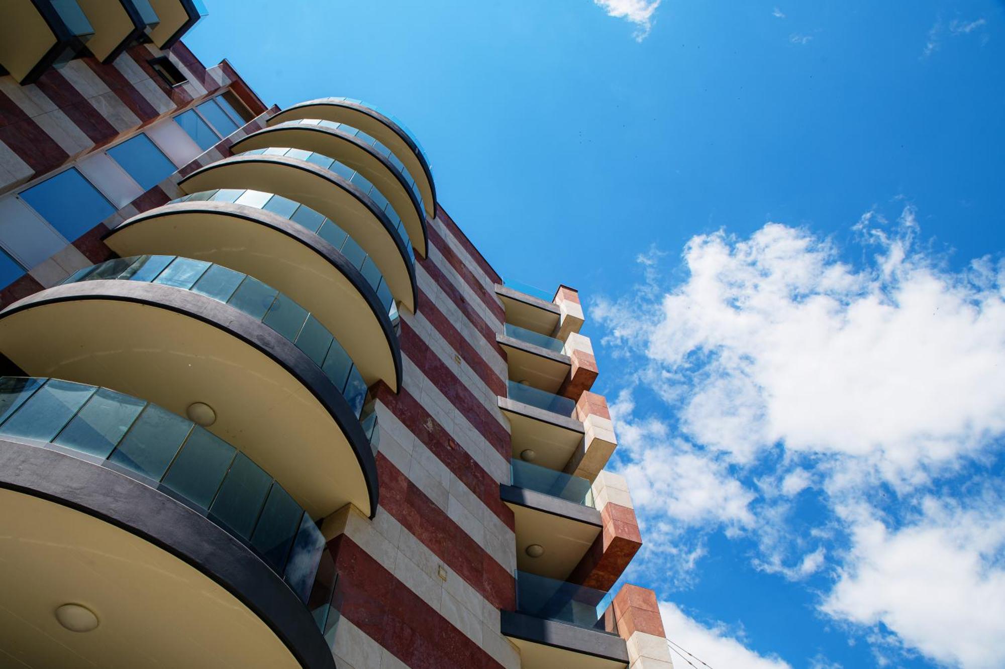 Roggia Apartments By Quokka 360 - Central Flats With Parking Space Лугано Екстериор снимка